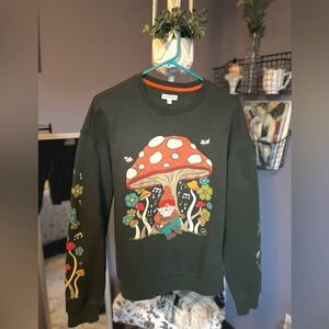 EARTHBOUND RETRO GNOME MUSHROOM 
GRAPHIC CREW SWEATSHIRT OVERSIZED SMALL